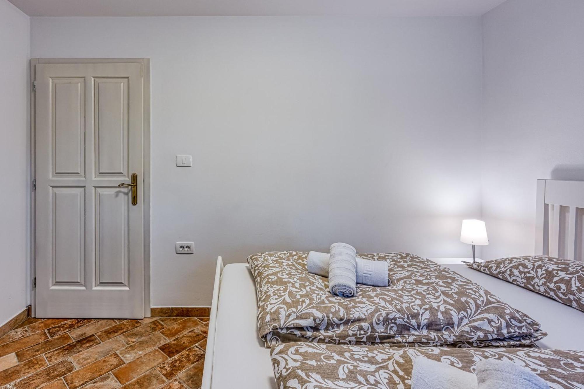 Апартаменты Istrian Casa Pr Marici Pobegi Экстерьер фото